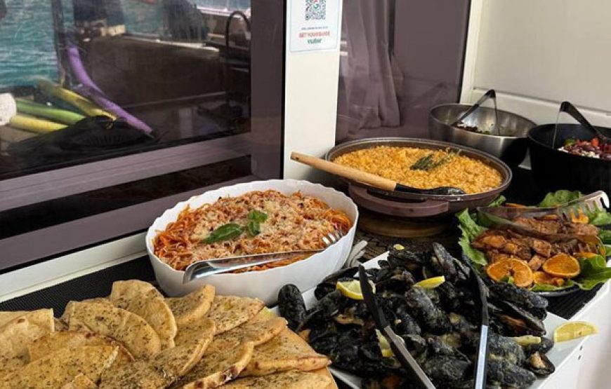 Private All Day Catamaran (6.5hours)