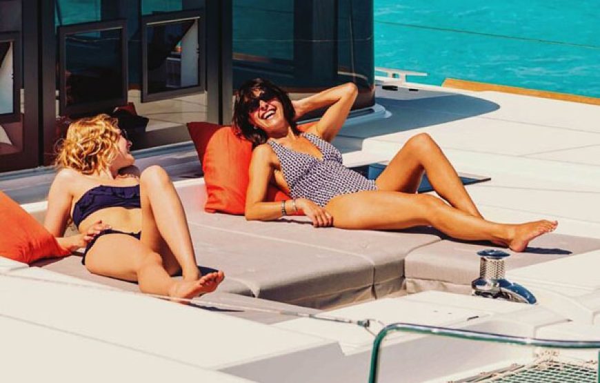 Private All Day Catamaran (6.5hours)