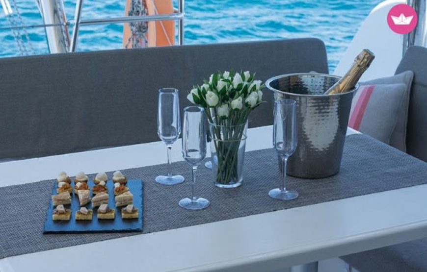 Private All Day Catamaran (6.5hours)