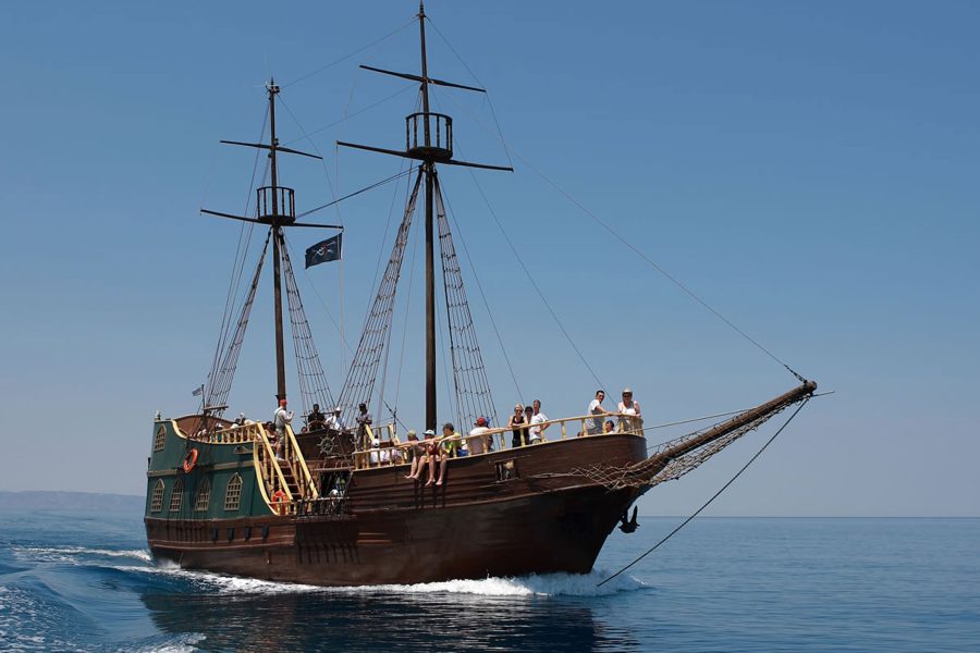 Pirate Ship – Swimming and Snorkeling (5hours)