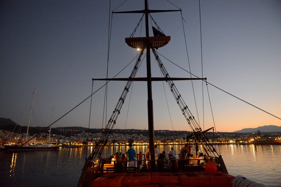 Pirate Ship – Sunset Cruise (1hour)